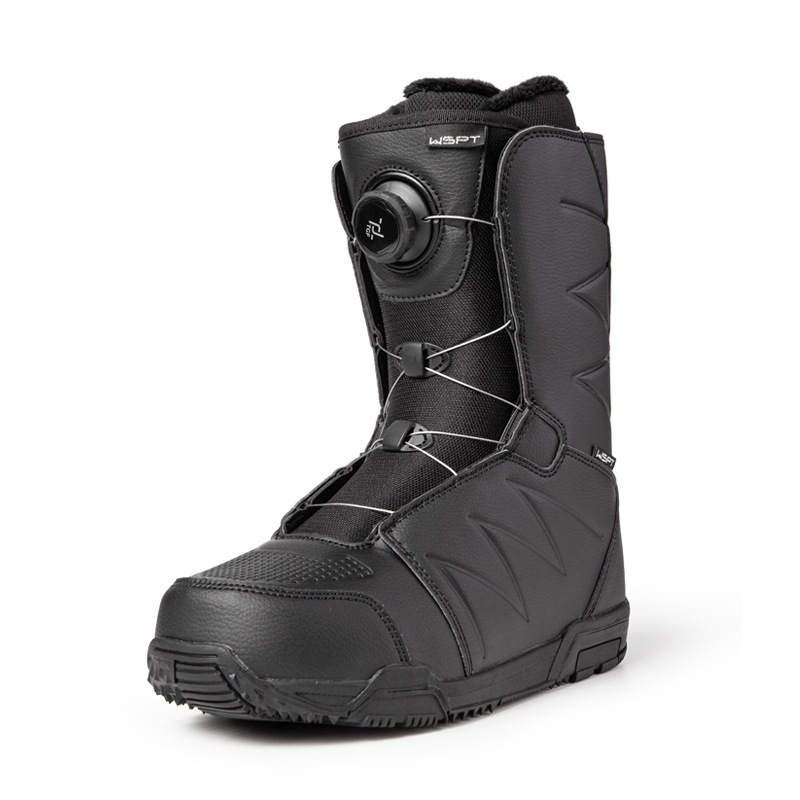 Boots - 大人用、滑り止め加工、防水、裏地付きベルベット素材のスノーボードブーツ。スチールワイヤーを使用したシューレースシステムを採用し、素早く簡単に装着できるスノーボードブーツ。