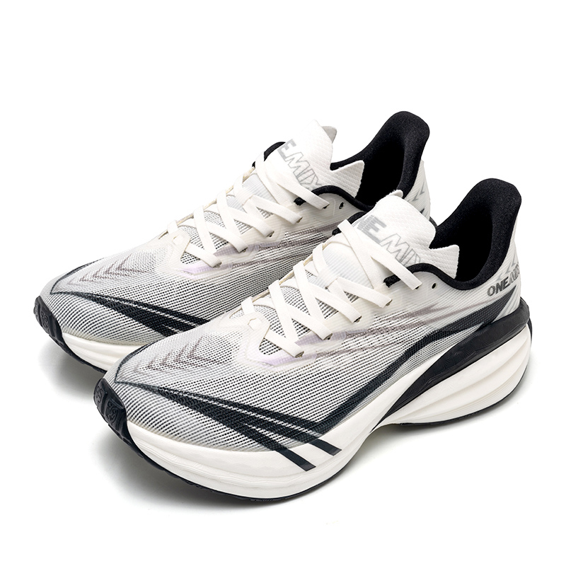ONEMIX メンズ ランニングシューズ、クッション性のある - Reflective Night Running Shoes のレビューと価格