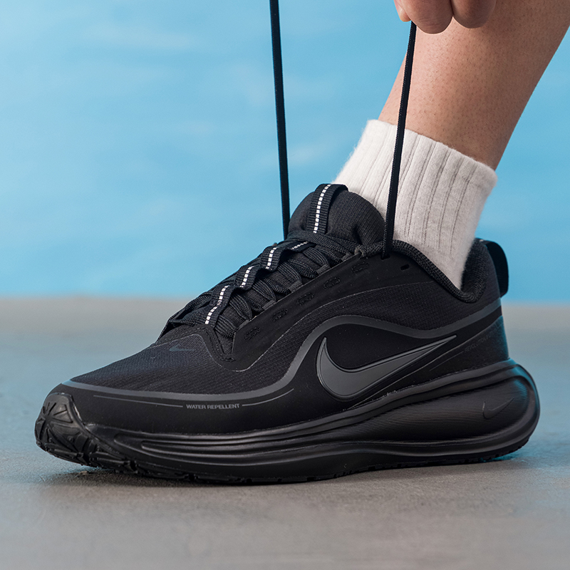 ナイキ メンズシューズ オリジナル 軽量 ロードランニングシ - Lightweight Road Running Shoes のレビューと価格